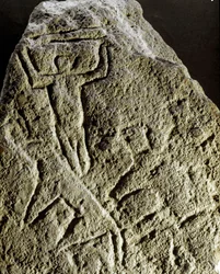 Förhistoria, hällkonst: petroglyf (graffiti på sten), gravyr av en jaktscen, neolitikum, stenålder