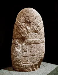 Förhistorien: statymenhir. Stenåldern, neolitikum. Saint-Germain-en-Laye, Museet för nationella fornlämningar