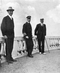 Kung George I av Grekland med Commodore Keppel och Lord Howe, Korfu, Grekland, 1908.