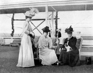 Ombord på den kungliga yachten Victoria och Albert III, 1908.