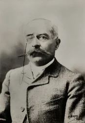 Porträtt av författaren Jean Chabrier, känd som Jean Reibrach (foto)