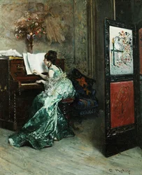 En dam som spelar piano i en interiör,