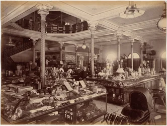 Treacher and Co:s butik i fortet, Bombay