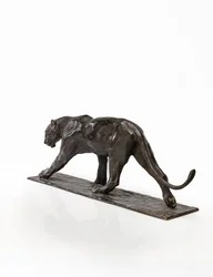 Panther walking, bakre ben höjt, ca 1904 (patinerad brons)