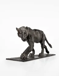 Panther walking, bakre ben höjt, ca 1904 (patinerad brons)