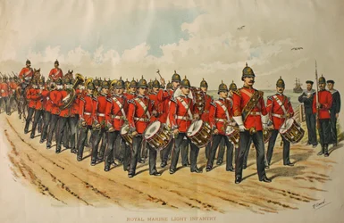 Royal Marine Light Infantry Band som leder en kolumn av marscherande män, 1895