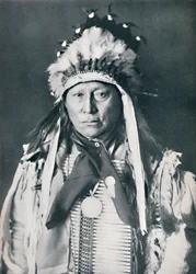 En siouxhövding med krigsmålning, 1912