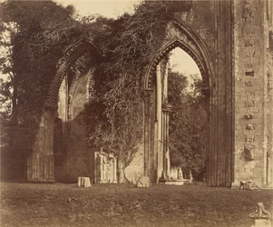 Glastonbury Abbey, valvbågar i norra sidoskeppet