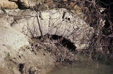 Antika Rom, arkaisk period: utsikt från mynningen av Cloaca Maxima (Cloaca Massima eller Cloaque Maxime), avloppsuppsamlare börjar under Tarquin den gamla och slutar under Tarquin den superb. 600-talet f.Kr