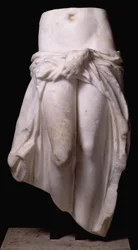 Afrodite håller i sina plagg, från Tripoli, c.370-24 f.Kr. (marmor)