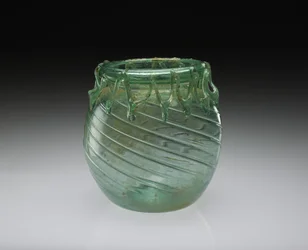 Blåst glasburk med funktionellt och dekorativt spår, AD 301-400 (blåst glas)