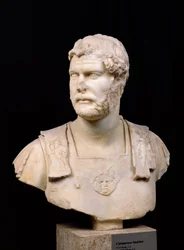 Byst av kejsar Hadrianus (76-138) hittad på Kreta (marmor)