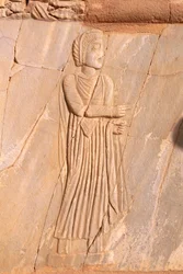 Närbild av den dekorativa scenreliefen av teatern i Sabratha, Libyen, Tripolitanien.