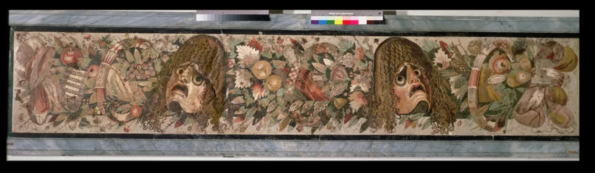 Dekorativ panel med teatermasker, från Faunens hus, Pompeji (mosaik)