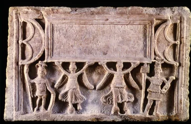 Avståndsplatta, 142-180