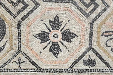 Geometriskt mönster från Via san Rocchino domus, 200-talet e.Kr (mosaik)