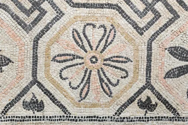 Geometriskt mönster från Via san Rocchino domus, 200-talet e.Kr (mosaik)
