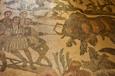 Den stora jaktens sal, jaktscen i golvmosaik, Villa Romana del Casale, Piazza Armerina, Sicilien, Italien