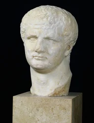 Titus huvud (39-81) (marmor)