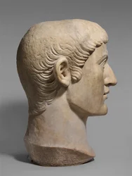 Marmorporträtt av kejsar Konstantin I, ca. 325–370 AD (marmor)