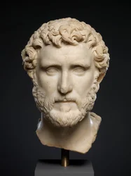 Marmorporträtt av kejsaren Antoninus Pius, ca 138–161 e.Kr. (marmor)