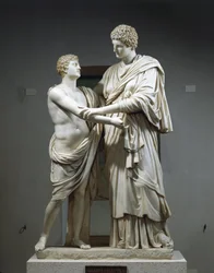 Skulpturgrupp i marmor som porträtterar Orestes och Electra