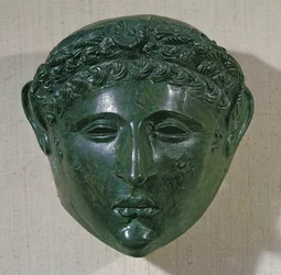 Mask från en paradhjälm, från Hirchova, Rumänien (brons)