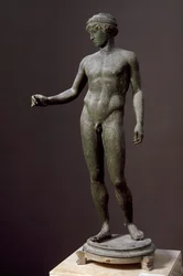 Romersk konst: "" Efebe"" Bronsskulptur efter ett grekiskt original, från Pompei