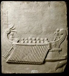 Romersk konst: Romersk trirem - Fragment av marmorfris från Pozzuoli (Pozzuoli)