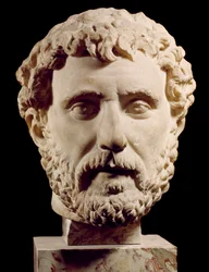 Romersk konst: byst av den romerska brantare Antoninus Pius (138-161 e.Kr.) Paris, Louvren