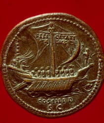 Romersk konst: mynt av kejsar Hadrianus (eller Adrien) (76-138 e.Kr.) som representerar en imperial galere. 119 e.Kr. Paris, B.N.