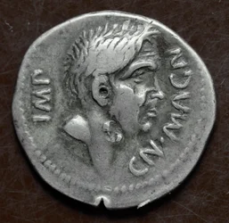 Silvermynt med bilden av Pompee den store (Gneo Pompeo den store eller Gnaeus Pompeius Magnus