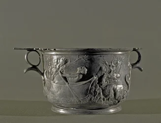 Silver skyphos, 2:a århundradet f.Kr