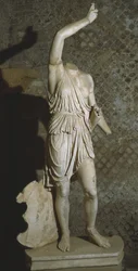 Staty av Amazonas, romersk kopia av original av Phidias (marmor)