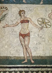 Unga romerska ägnade sig åt fysiska övningar. (Detalj av mosaik, 315-350 e.Kr.)
