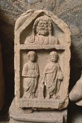 Votiv stela tillägnad Saturnus, Högkejsarperioden (27 f.Kr.-395 e.Kr.)