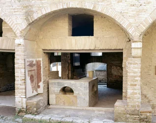Resten av de romerska baden i Ostia (Ostia).