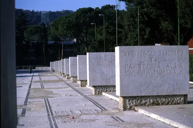 Rom, Foro italico. Härlighetens gränd. Varje sten har en inskription som påminner om en seger.