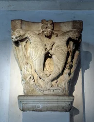 Monsters, huvudstaden i kören (skulptur