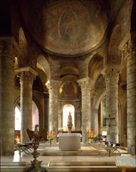 Romansk konst: inre vy av kyrkan Notre Dame (Notre-Dame) la Grand, Poitiers (Wien)