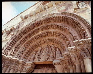 Romansk konst: tympanon från Sankt Dominicus-kyrkan (Iglesia de Santo Domingo, Sankt Dominicus-kyrkans tympanon), 1100-talet, Soria, Spanien