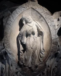 Toner av gregoriansk sång: den andra tonen, Körens huvudstad (skulptur