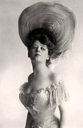 Camille Clifford 1885-1971, belgisk skådespelerska, 1905.