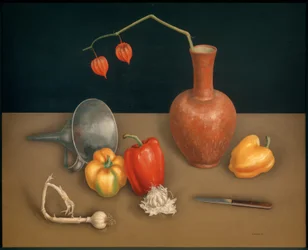 Stilleben med paprika (kniv, vas, lyktablomma)