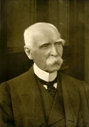 Sir Donald M. Stewart, Bart., c1890-talet, 1901.