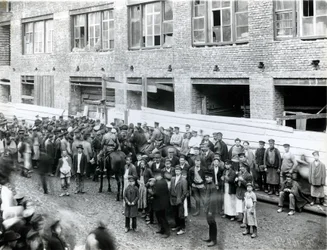 St Petersburgs fabriksarbetare strejkar i protest mot Lenamassakern 1912
