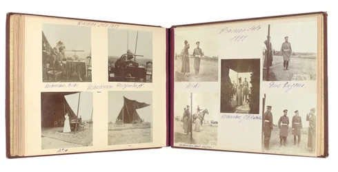 Den ryska kejserliga familjen, sida från ett fotoalbum, ca 1897-99 (s/v foto) (se även 487673-80)
