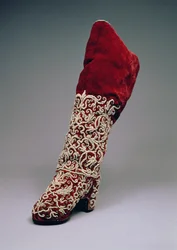 Damkänga, 1650-1700 (läder och sammet med pärlor)
