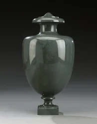 En av ett par Kalkan vaser, Peterhof, ca 1800