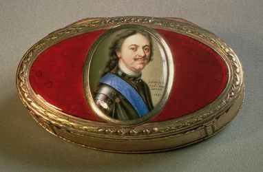 Snusdosa med porträttminiatyr av Peter den store, 1727 (guld)